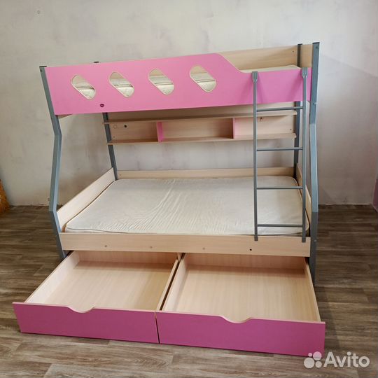 Двухъярусная кровать бу