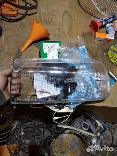 Стекла фар vento