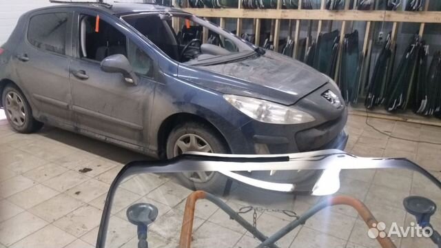 Лобовое стекло Peugeot 308 / 408