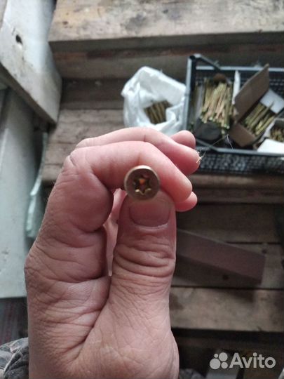 Продам саморезы