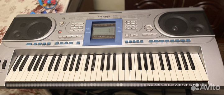 Синтезатор techno