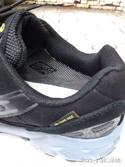 Кроссовки утеплённые Asics