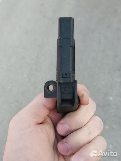 Датчик положения коленвала skoda rapid