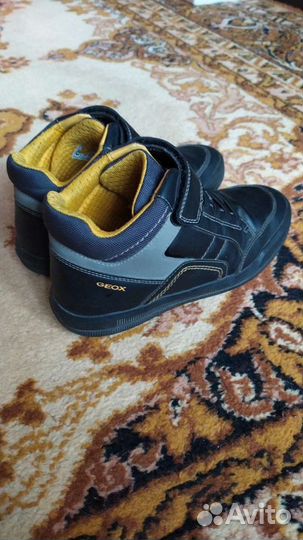 Кроссовки детские