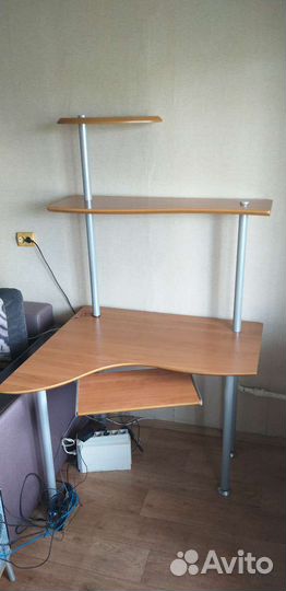 Компьютерный стол