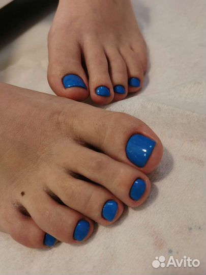 Педикюр с покрытием на московском