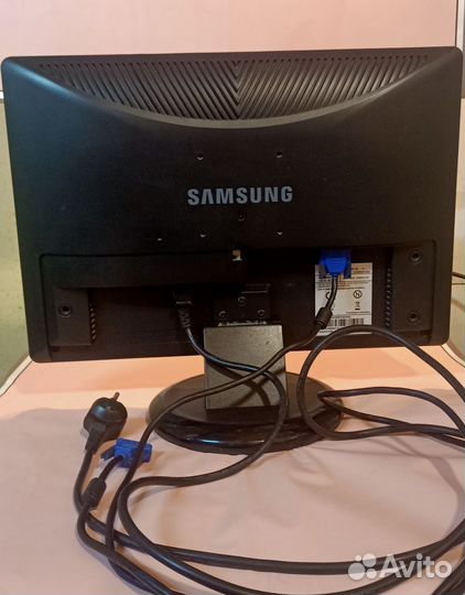 Монитор Samsung