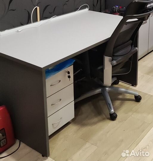 Стол офисный