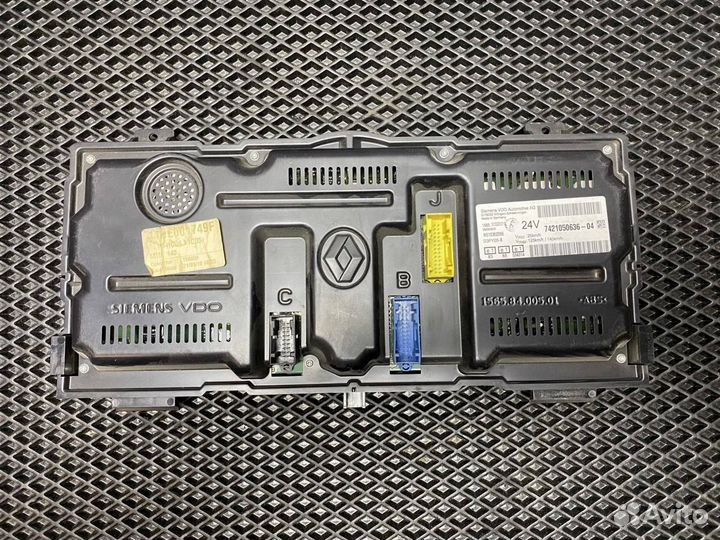Панель приборов (щиток) Renault Premium 7421050636