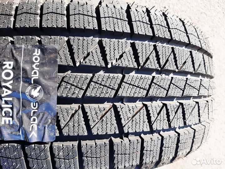 Royal Black Royal Ice 245/45 R17