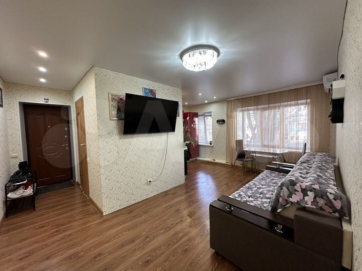 3-к. квартира, 54 м², 1/3 эт.