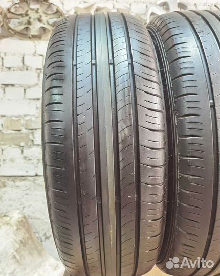 Dunlop Enasave EC300+ 215/60 R17 96H