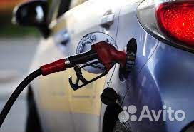 Заправщик на АЗС