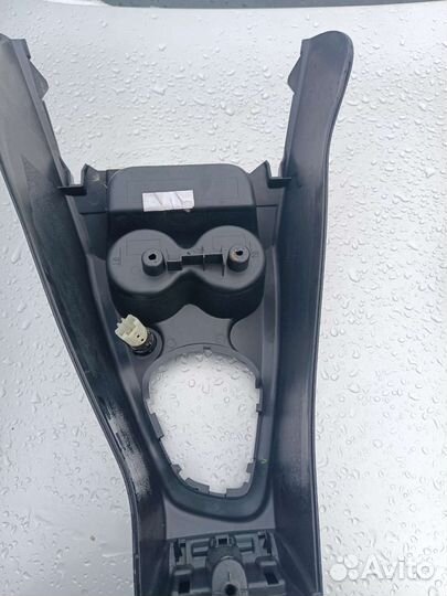 Консоль центральная Renault Logan 2