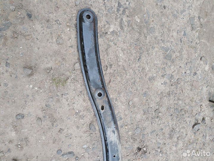 Нижняя планка телевизора Форд фокус 2