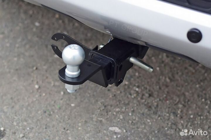 Фаркоп /съемный квадрат/ Nissan Terrano 2014