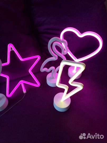 Неон Розовое Сердце и Фламинго остался. Неоновый