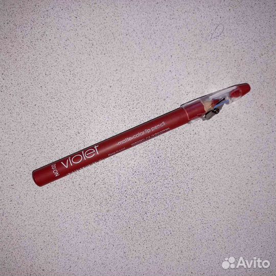 Бесплатно новый карандаш для губ Violet