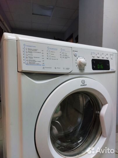 Стиральная машина Indesit 4 кг узкая