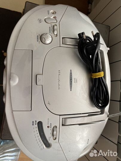 Проигрватель сд дисков, кассет, радио