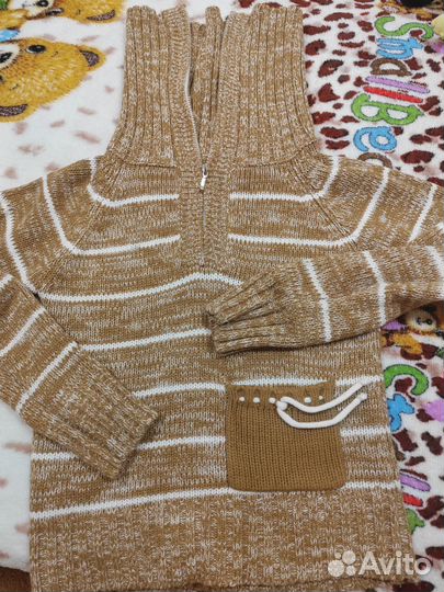 Свитер тёплый с высоким горлом