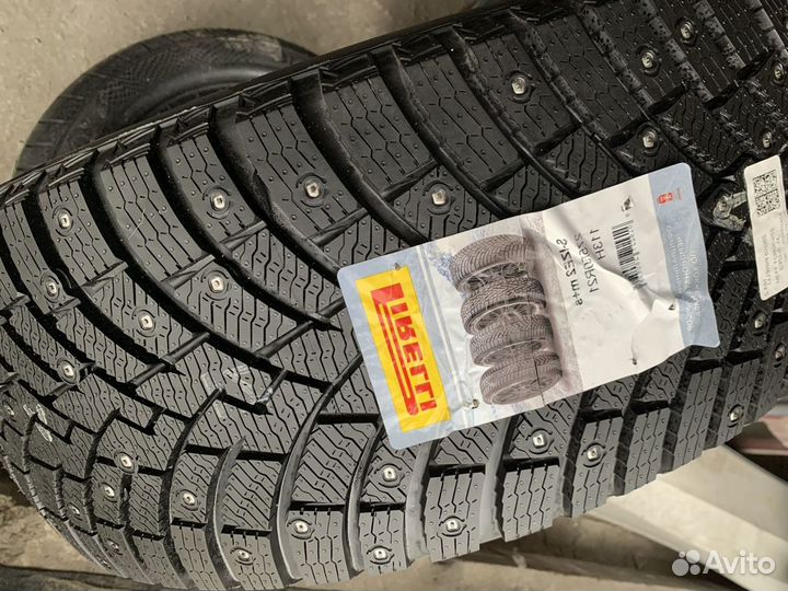 Pirelli Ice Zero 275/50 R21