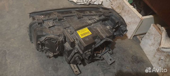 BMW X3 е83 фара передняя правая амерка