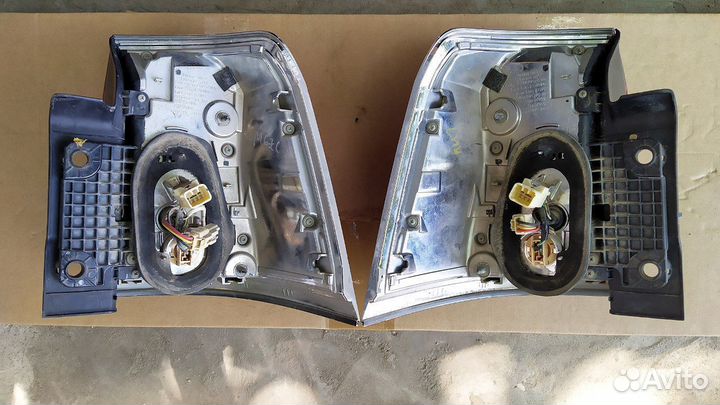 Фонарь задний на крыло Lexus LX570 2007-2011