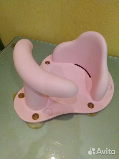 Стульчик/ сиденье в ванную для купания малыша