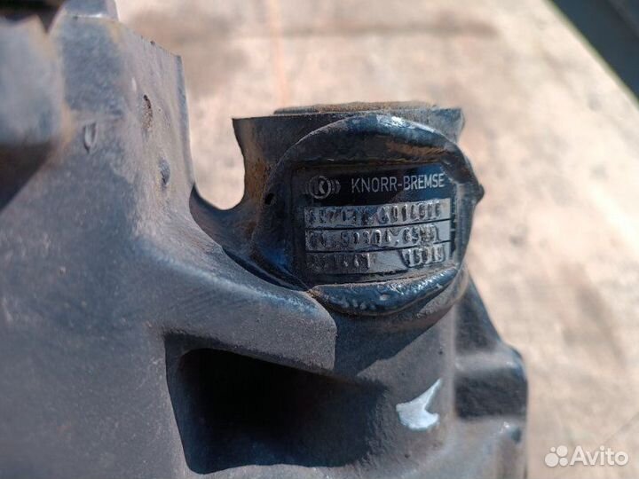 Суппорт тормозной левый Man Tgx