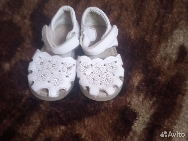 Босоножки для девочки 24
