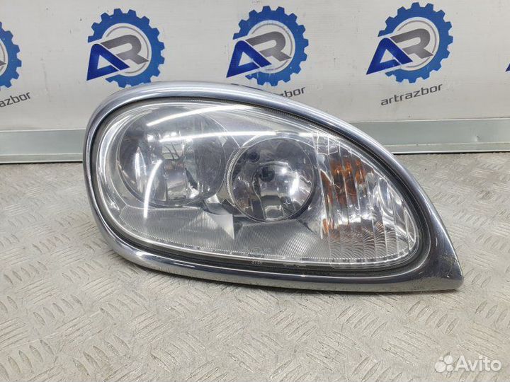 Фара правая Волга 31105