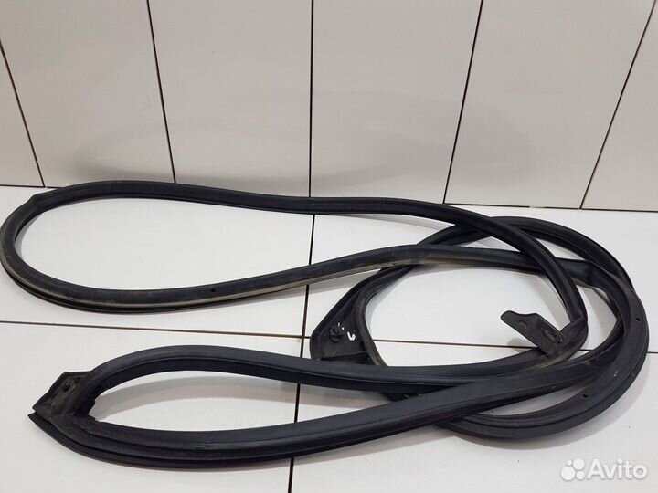 Уплотнитель двери передней левой (Zotye T600)