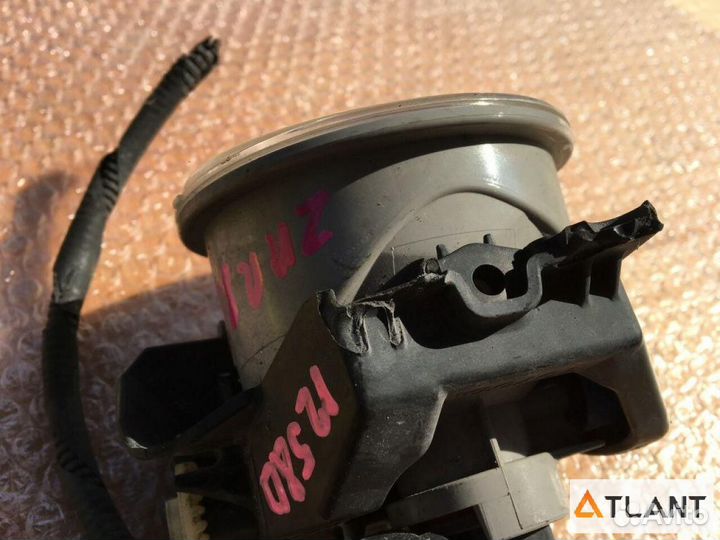 Туманка передняя левая toyota voxy