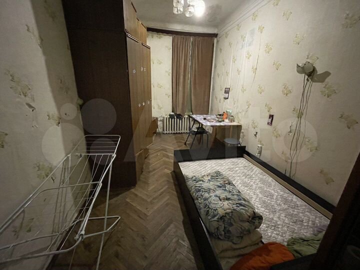 Комната 18 м² в 5-к., 6/6 эт.