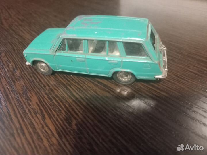 Модель автомобиля 1: 43 Ваз- 2102 сделано в СССР