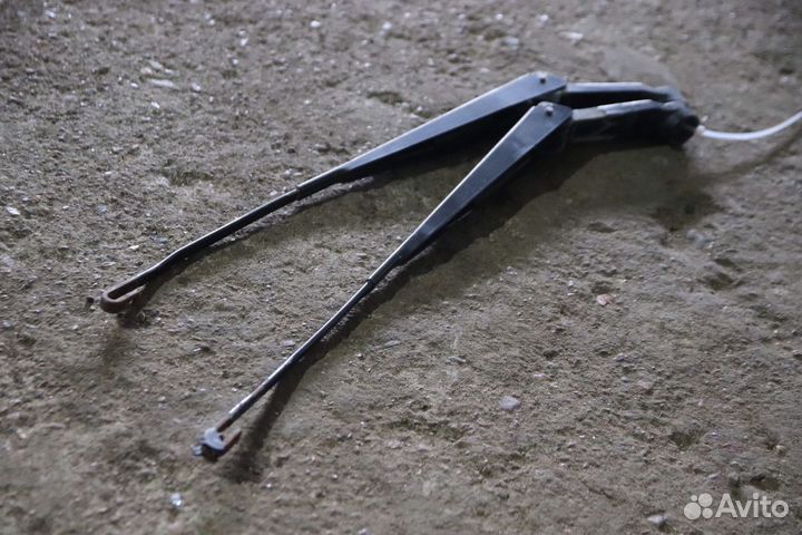 Поводки дворников на Чери Фора А21