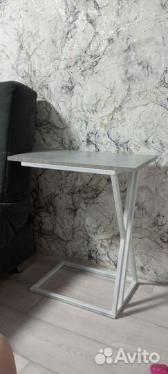 Полка и столик