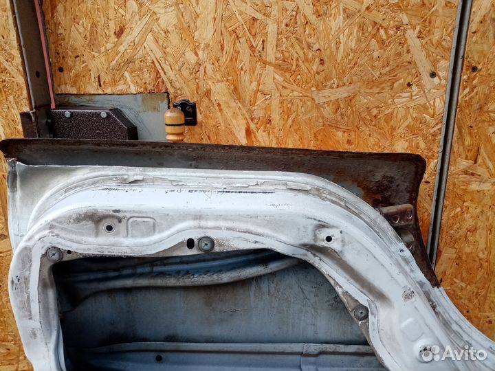 Двери задние на mazda demio