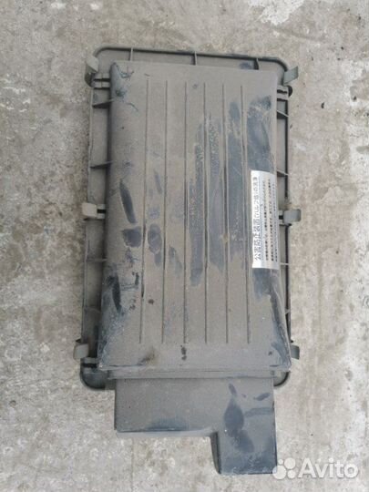 Корпус воздушного фильтра Nissan March CG10