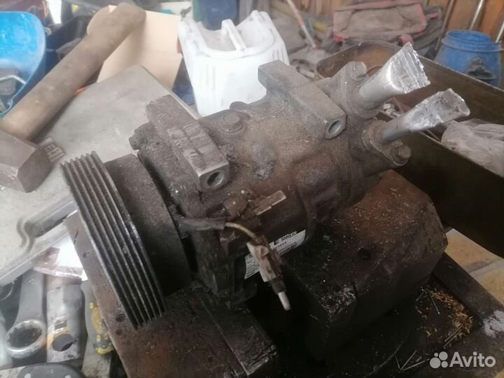 Компрессор автомобильный Nissan sd7v16