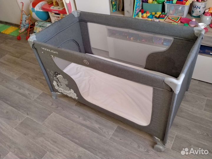 Кровать-манеж