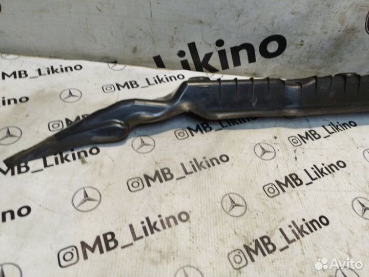 Пыльник крыла передний левый Mercedes Ml W164