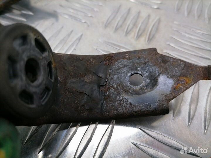 Кронштейн (крепление) радиатора для Honda CR-V 2