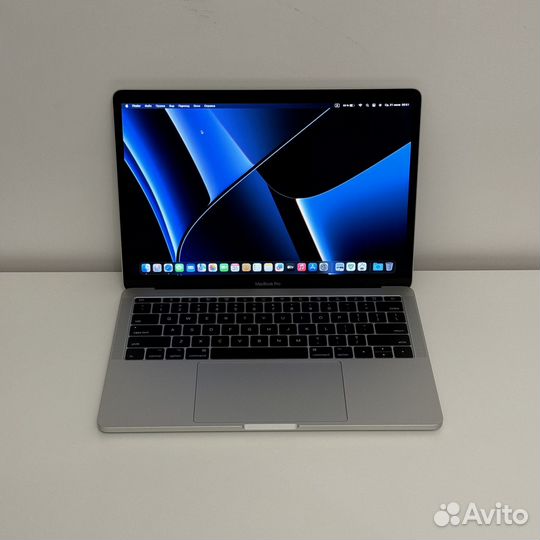 Apple MacBook Pro 13 2018 i7/16/256gb (на подарок)