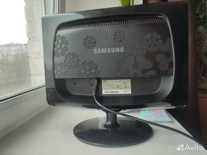 Монитор samsung 933 NW