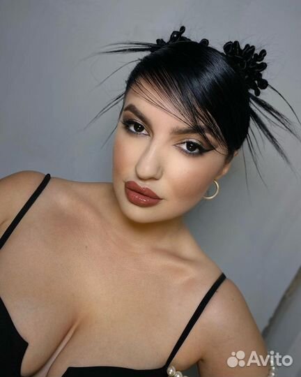 Визажист бровист