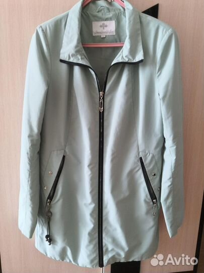 Ветровка женская