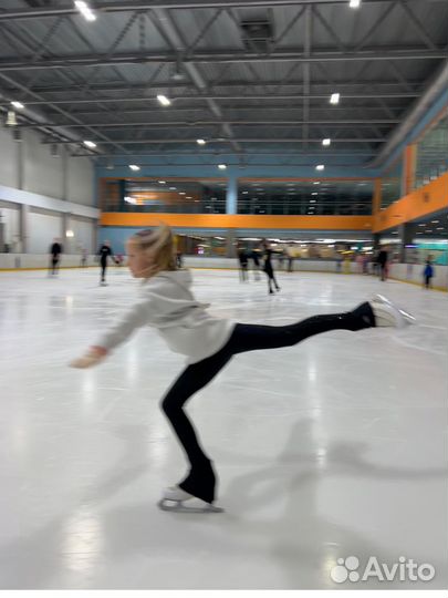 Тренер по фигурному катанию