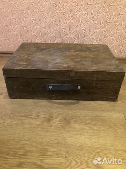 Чемодан старинный деревянный,в хорошем состоянии